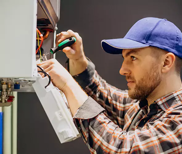Expert Plumber for Tankless Water Heater Maintenance in Florida Ridge, FL: Schedule Professional Maintenance Services with Us